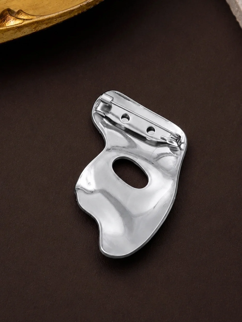 Silver Phantom Mask Brooch Pin – Theater Masquerade Face Statement Jewelry